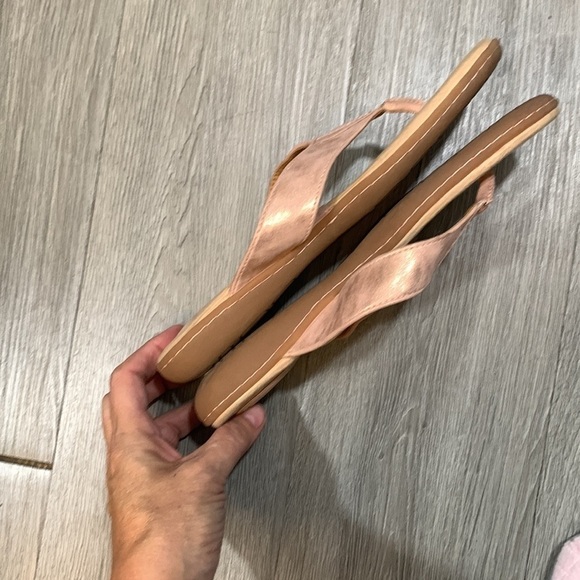 BOC Pink & Gold Vegan Leather Thong Style Sandals size 9 - Picture 5 of 8